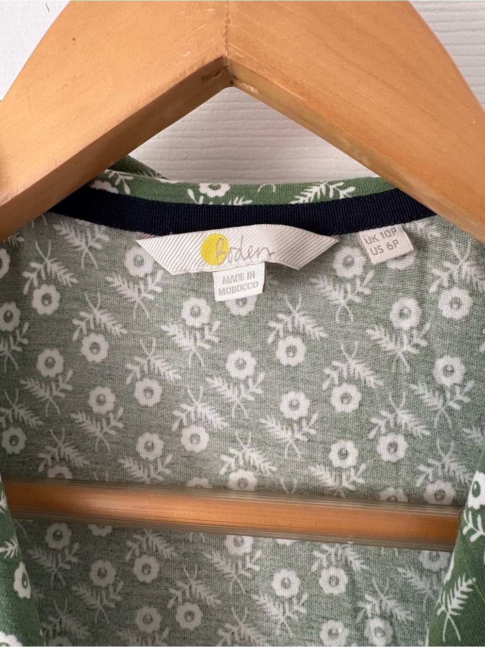Boden Women's Green Fixed Wrap Jersey Dress Size 6P - Picture 5 of 5